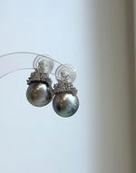 Elly’s 11.5mm Tahitian Platinum ocean Pearls Earrings: Extreme luster Mirrored, 2cm high, S925 silver cool fancy earrings.