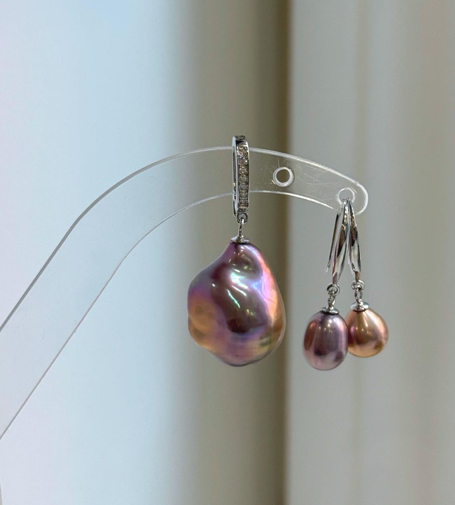Elly’s Set of Pendant earrings, Extremely strong luster natural Freshwater baroque Keshi pearls, s925 silver Daily cool earrings pendant.