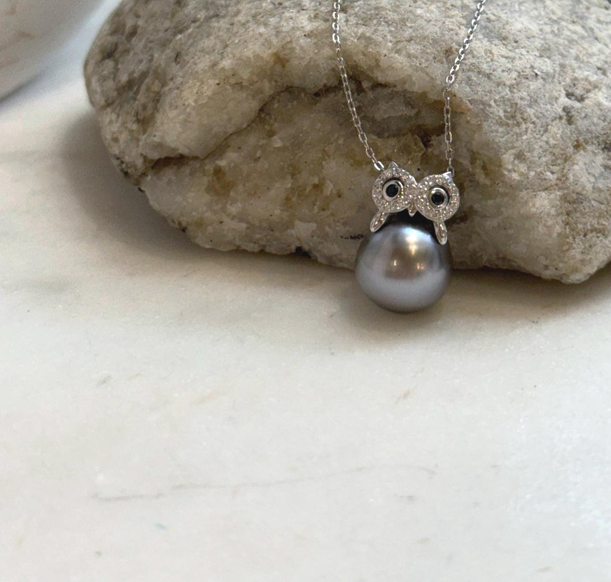 Elly’s 11.7mm Tahitian Platinum ocean Owl pendant: Extreme luster mirrored, S925 silver pendant.