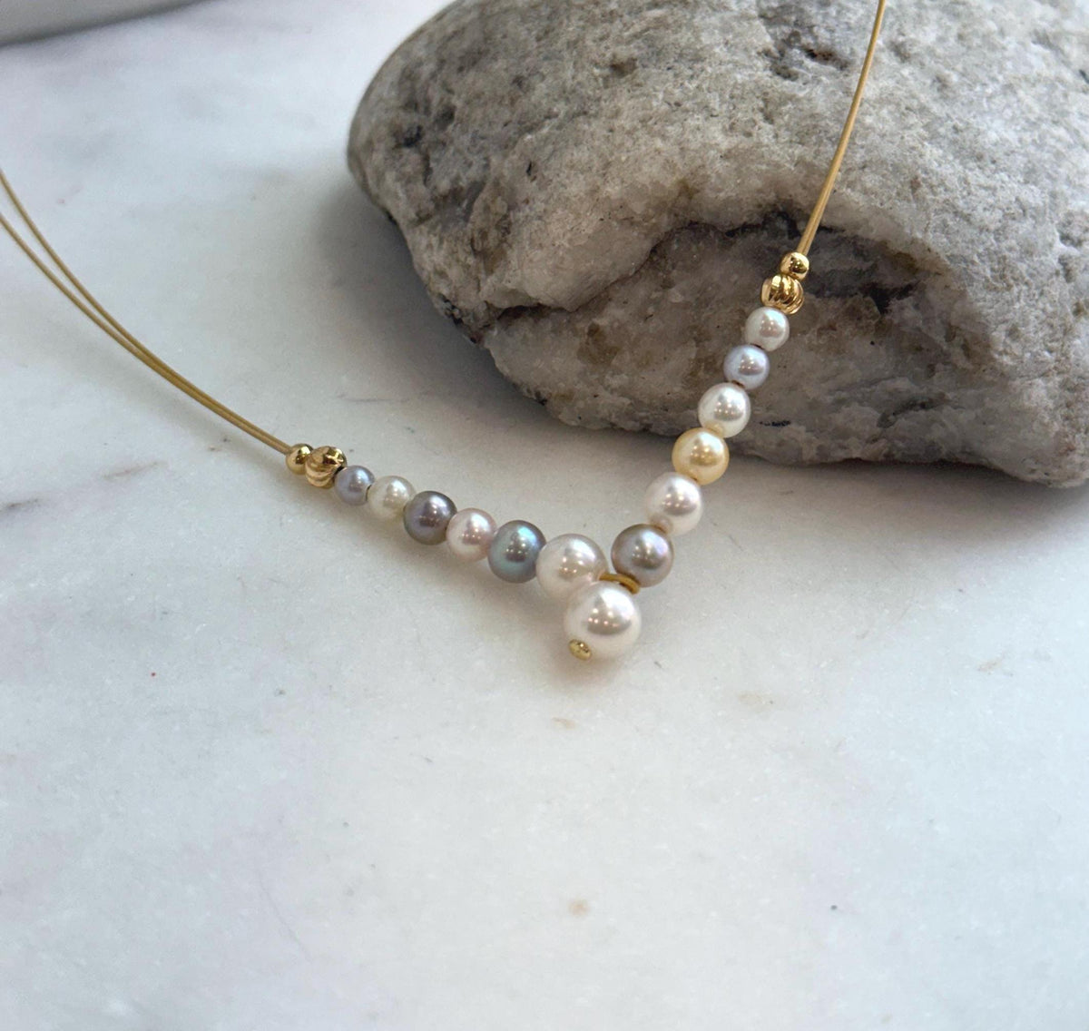 Luxury genuine pearl necklace perfect for weddings and special occasions.
