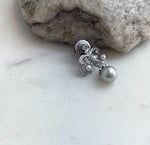 Genuine Akoya pearl nature brooch in elegant vintage design.