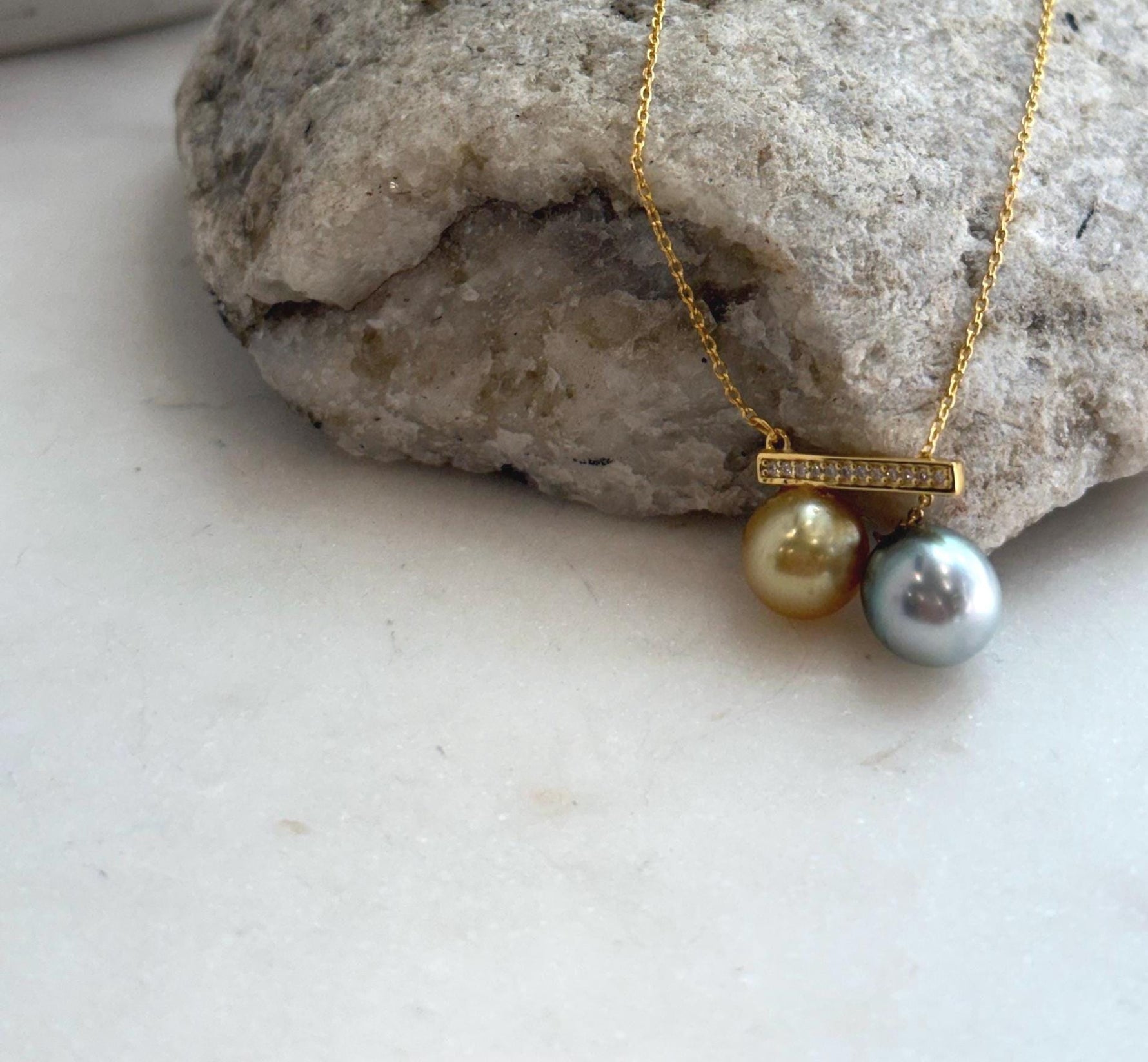 Genuine Tahitian and South Sea pearl necklace pendant gift.