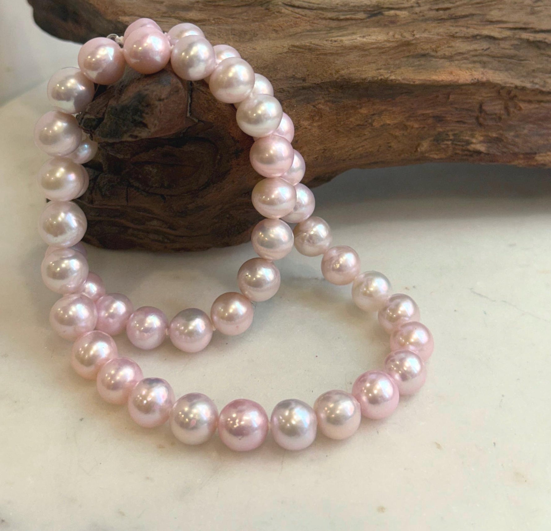 Elegant natural pearl necklace for weddings, anniversaries, and gifts