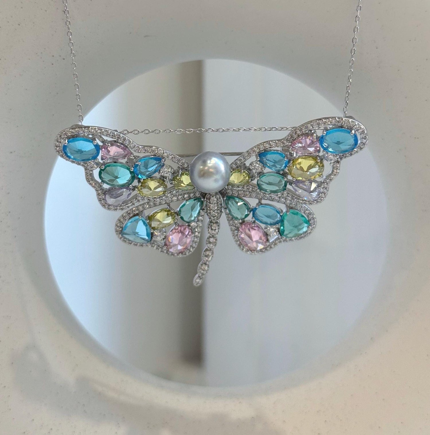 Genuine Japanese Akoya pearl butterfly pin