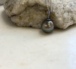 Elegant Tahitian pearl pendant handcrafted with sterling silver.