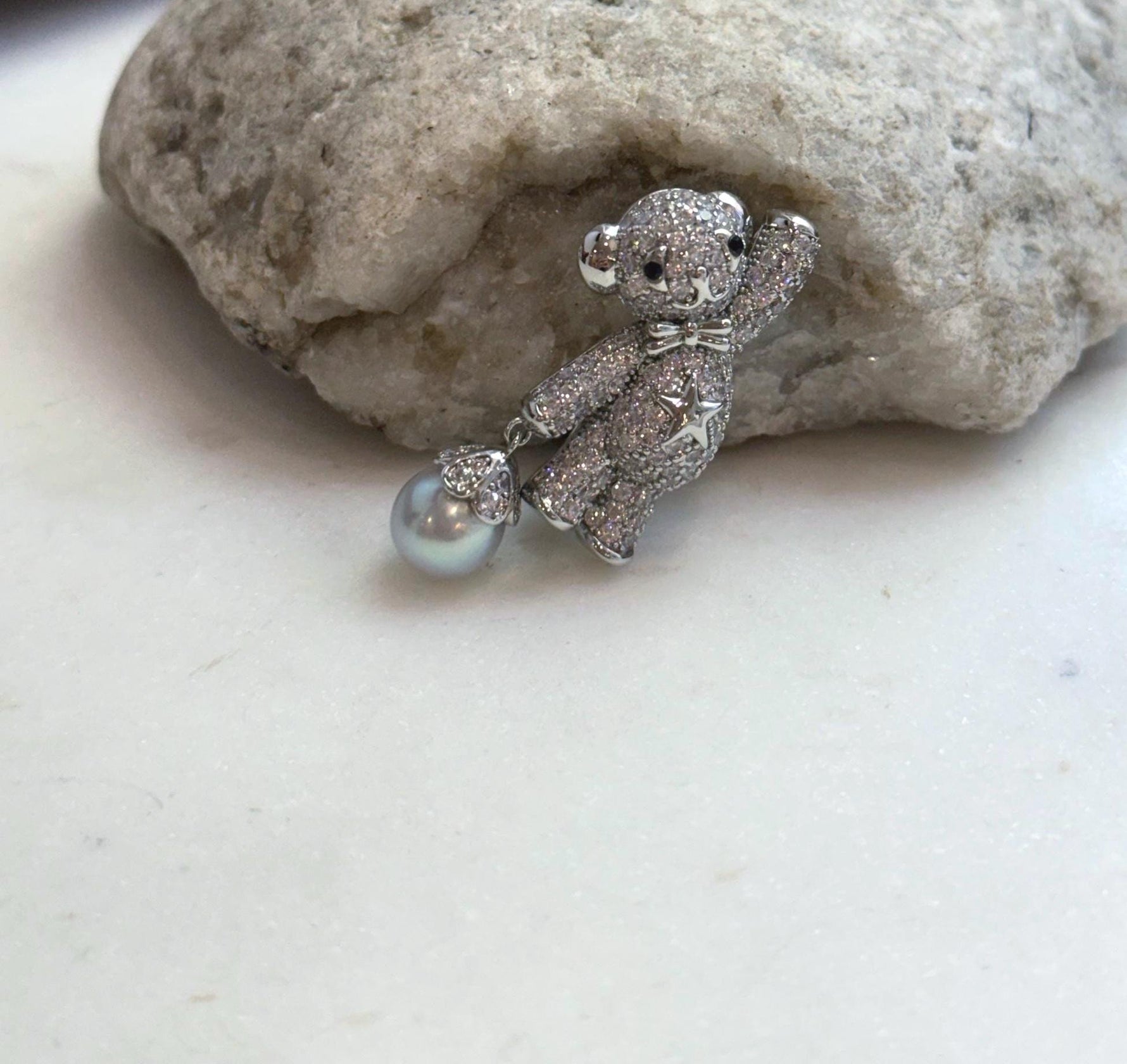 Cute sterling silver pearl brooch for jacket scarf hat