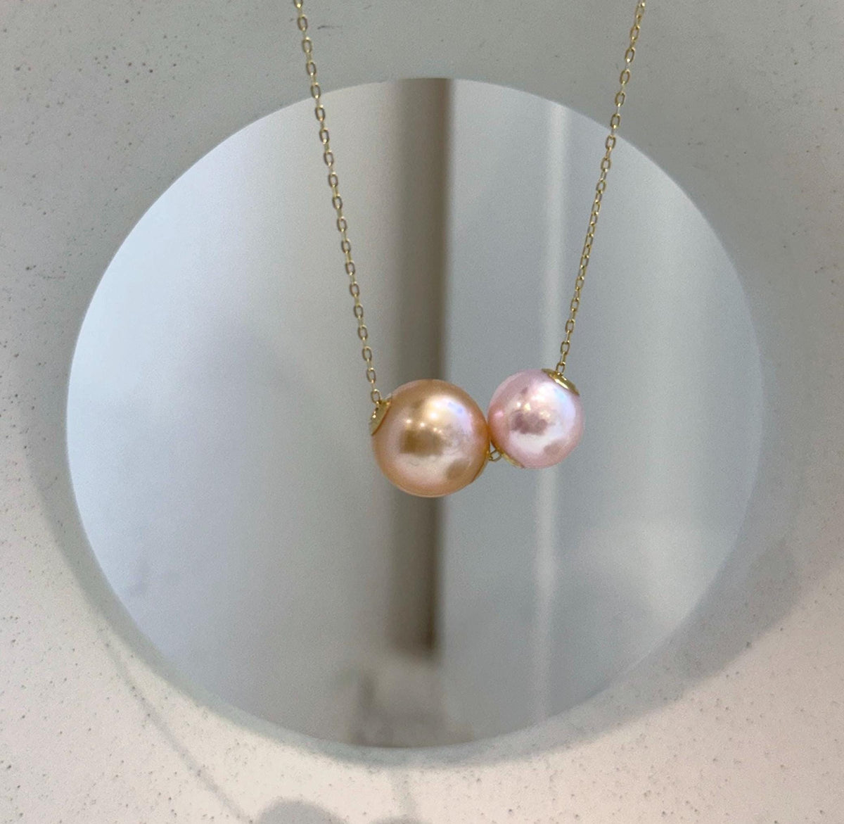 Mirror luster Edison pearl pendant necklace on an S925 sterling silver chain.