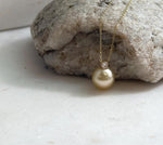 Elegant minimalist solid 18K gold pearl pendant for women