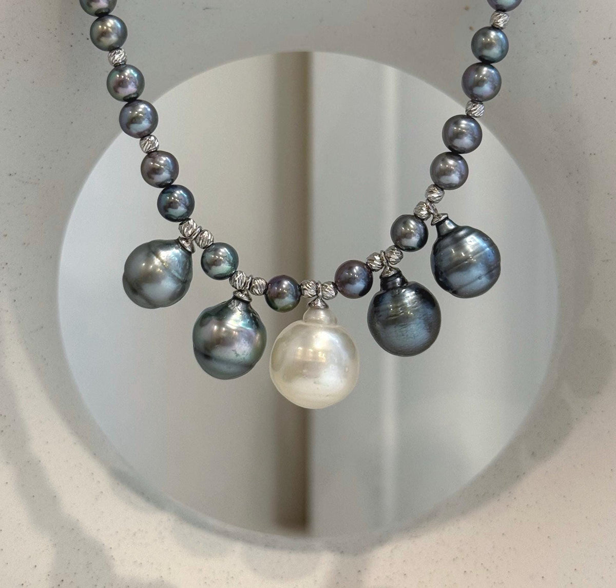 Five South Sea white and Tahitian pearl necklace with mirror luster