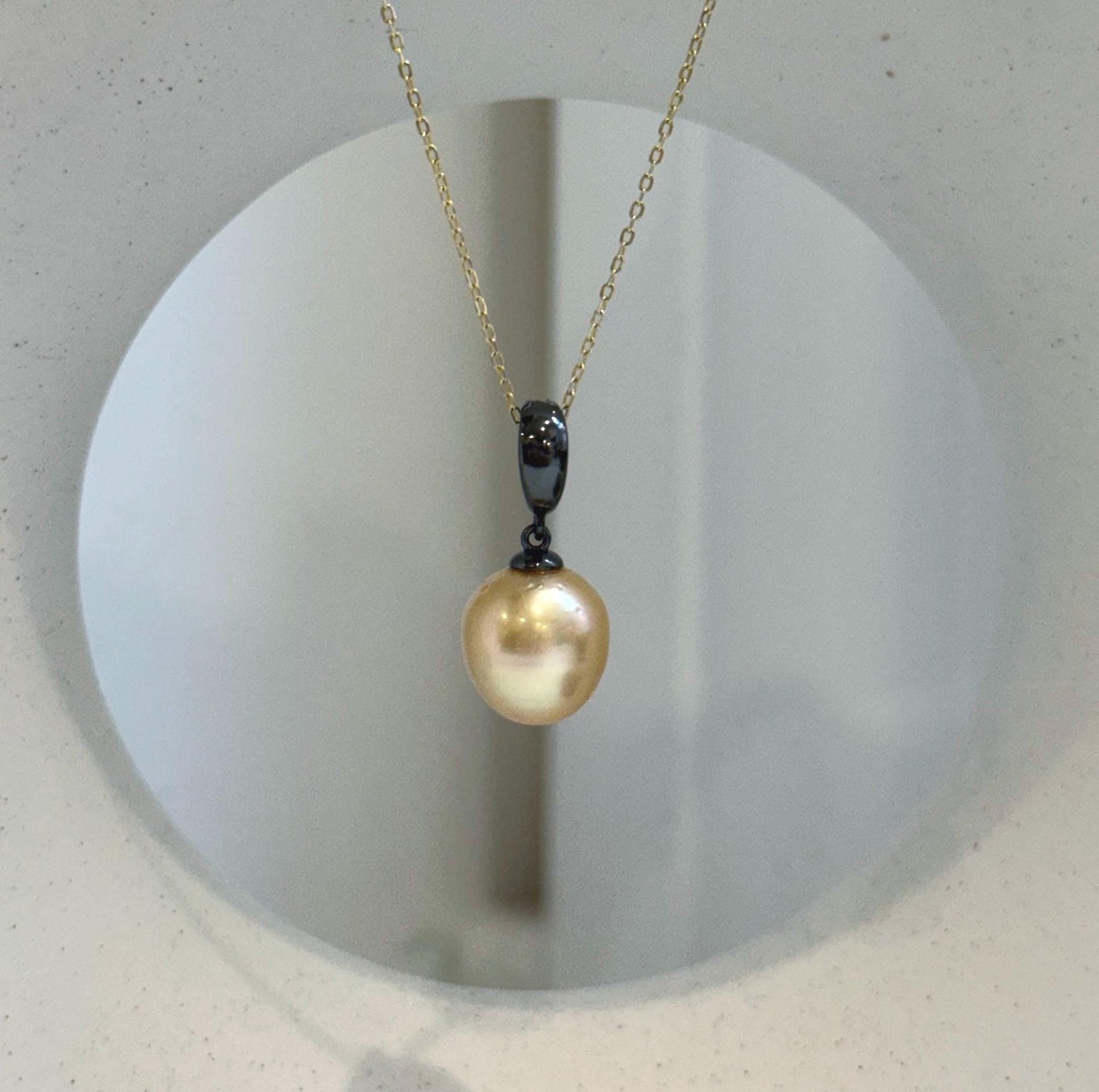 11.2mm South Sea deep tea gold pearl pendant with mirror luster and S925 sterling silver setting.