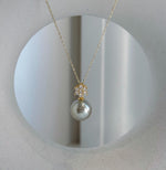 Natural South Pacific Tahitian pearl pendant with exceptional mirror-like shine.