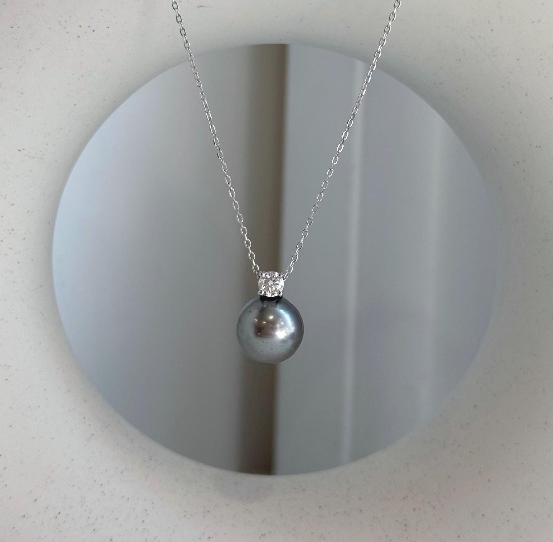 Mirror luster genuine saltwater Tahitian pearl jewelry gift.