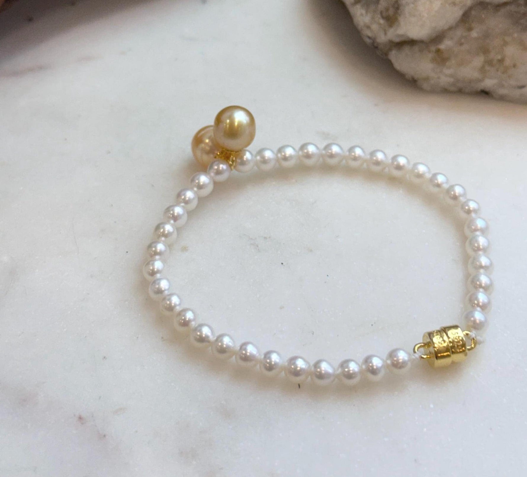 Elly’s double South Sea golden pearl bracelet with 8.5–8.8mm genuine saltwater pearls and mirror luster.