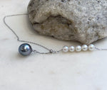 Sophisticated Tahitian and freshwater pearl necklace for women, featuring exceptional natural luster.
