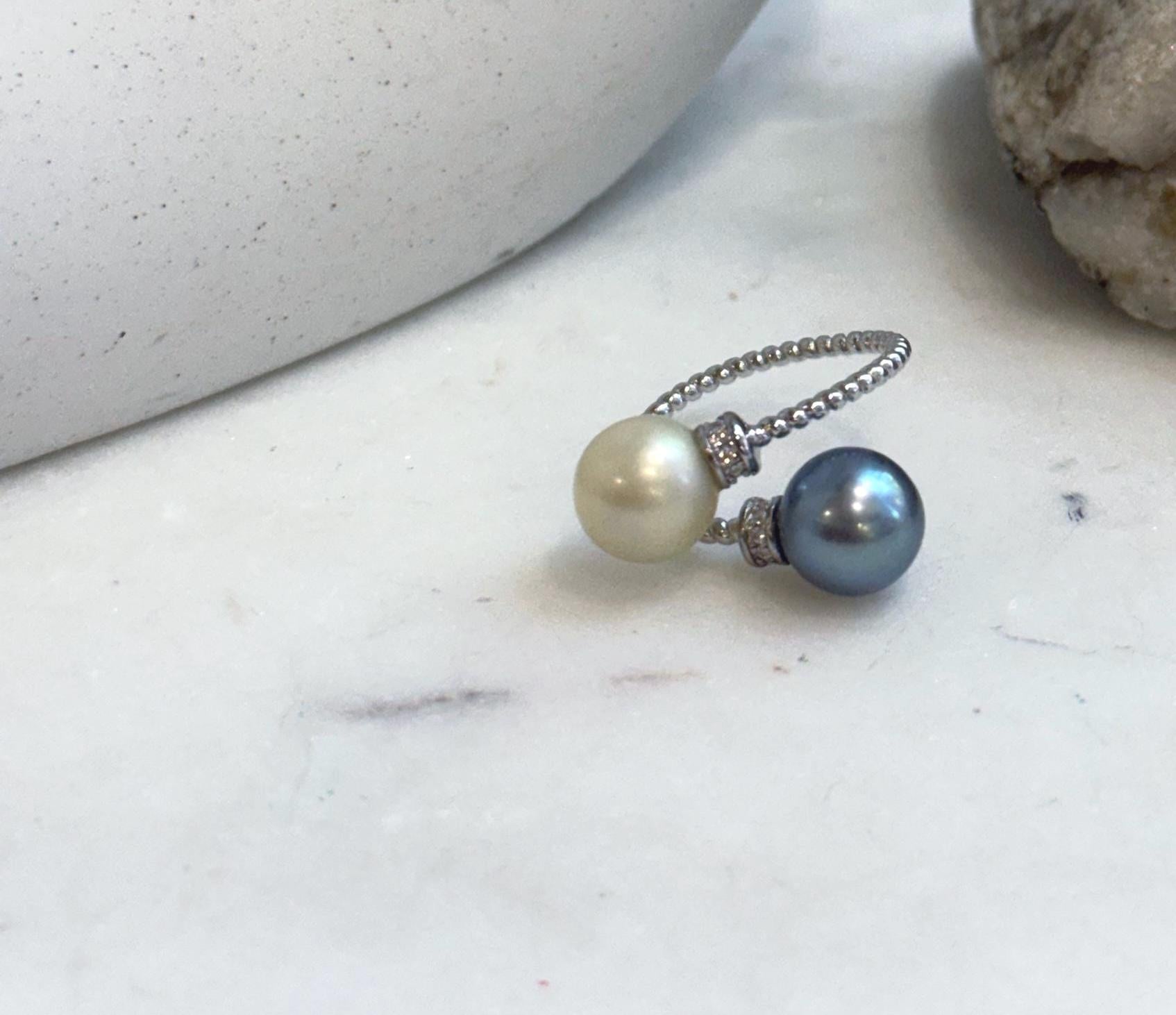 Adjustable S925 sterling silver ring featuring golden South Sea and Tahitian pearls.