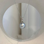 Minimalist Tahitian pearl necklace featuring genuine ocean pearl