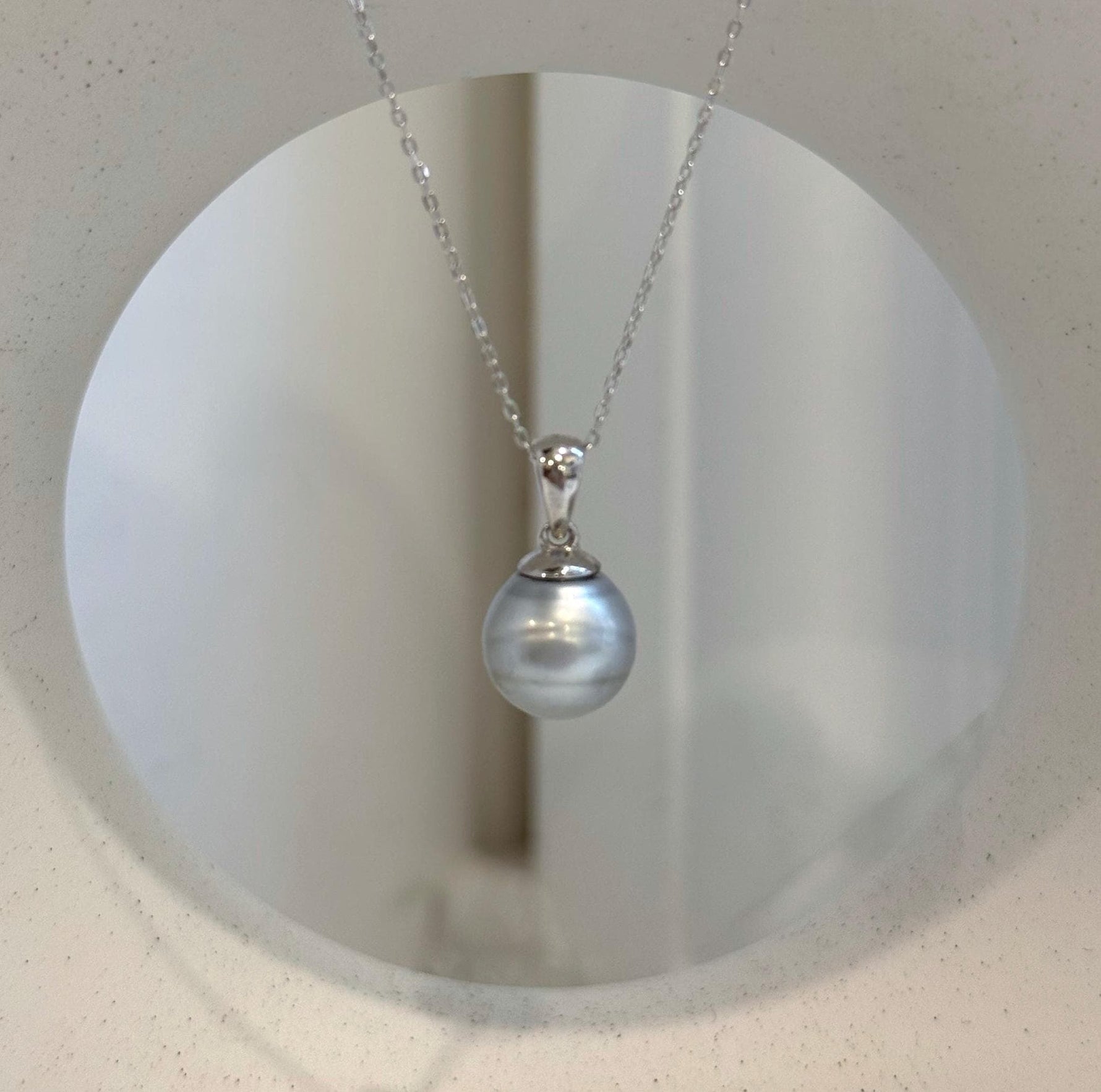 Minimalist Tahitian pearl necklace featuring genuine ocean pearl