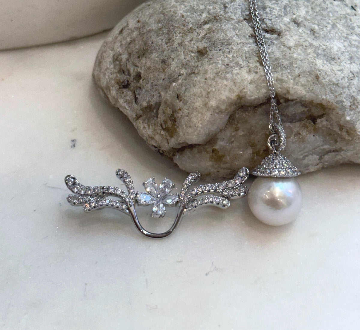 Handcrafted Edison freshwater pearl statement brooch with luxurious shine