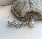 Handcrafted Edison freshwater pearl statement brooch with luxurious shine