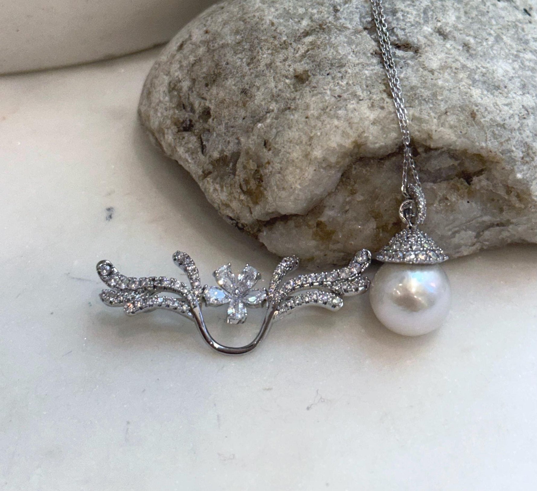 Handcrafted Edison freshwater pearl statement brooch with luxurious shine
