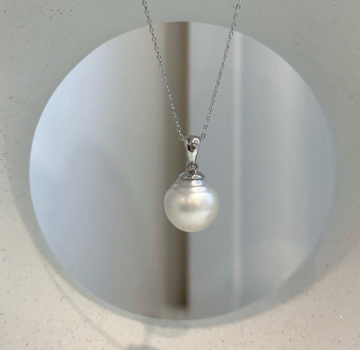 12.6mm Australian South Sea white pearl minimalist pendant with mirror luster