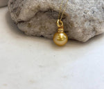 Edison golden pearl pendant set in S925 sterling silver.