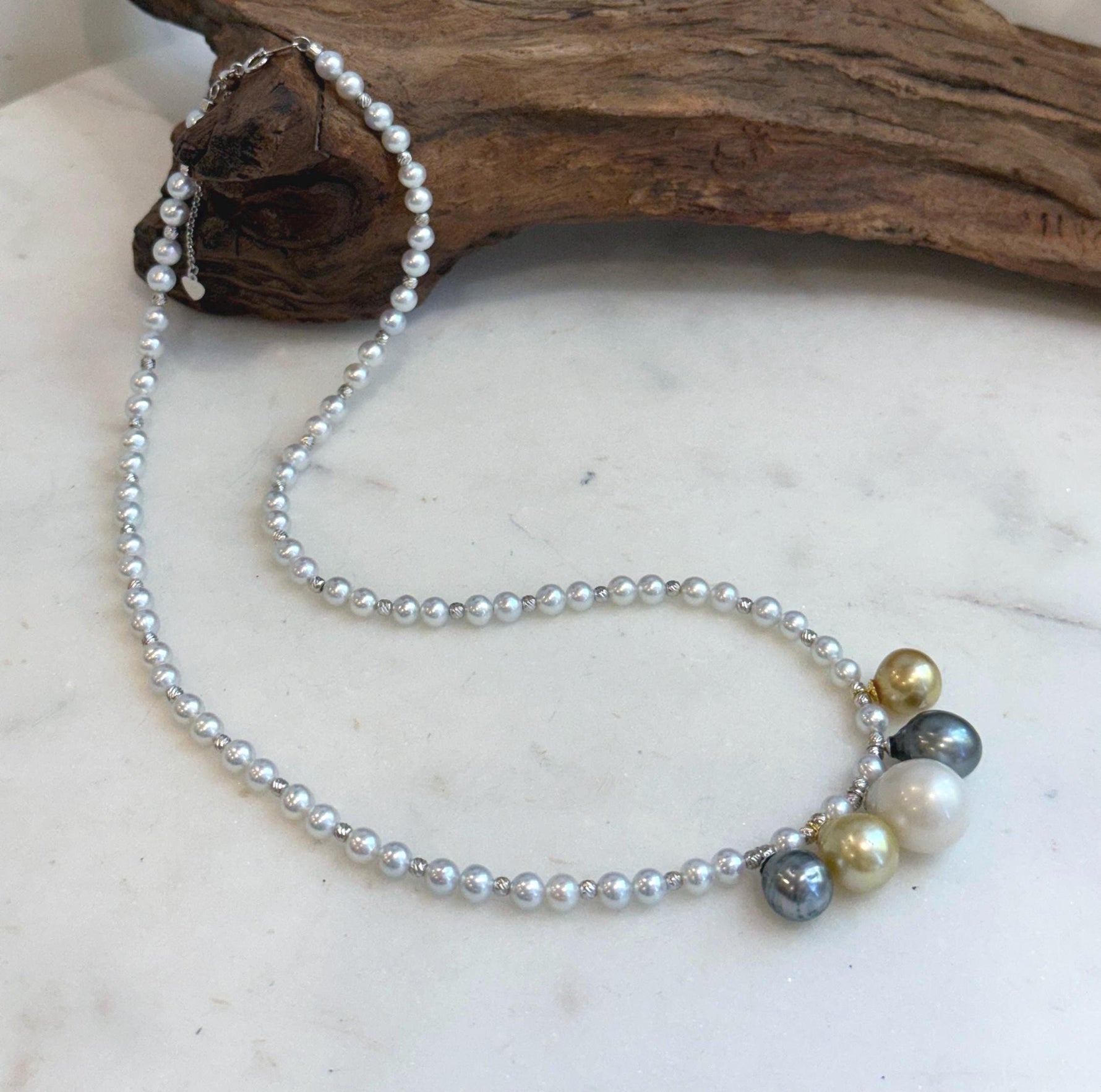 Elegant mixed South Sea and Tahitian pearl statement necklace