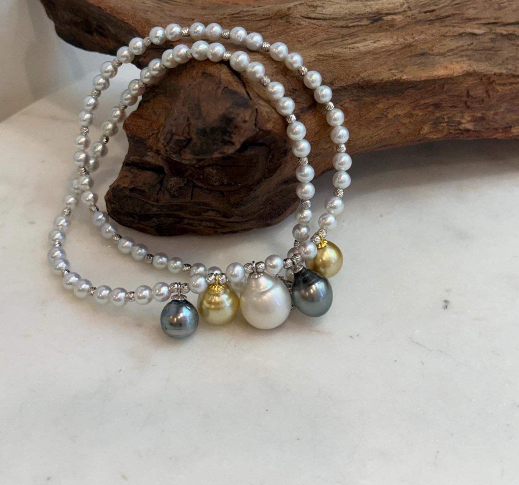 High luster golden white and Tahitian pearl necklace for women