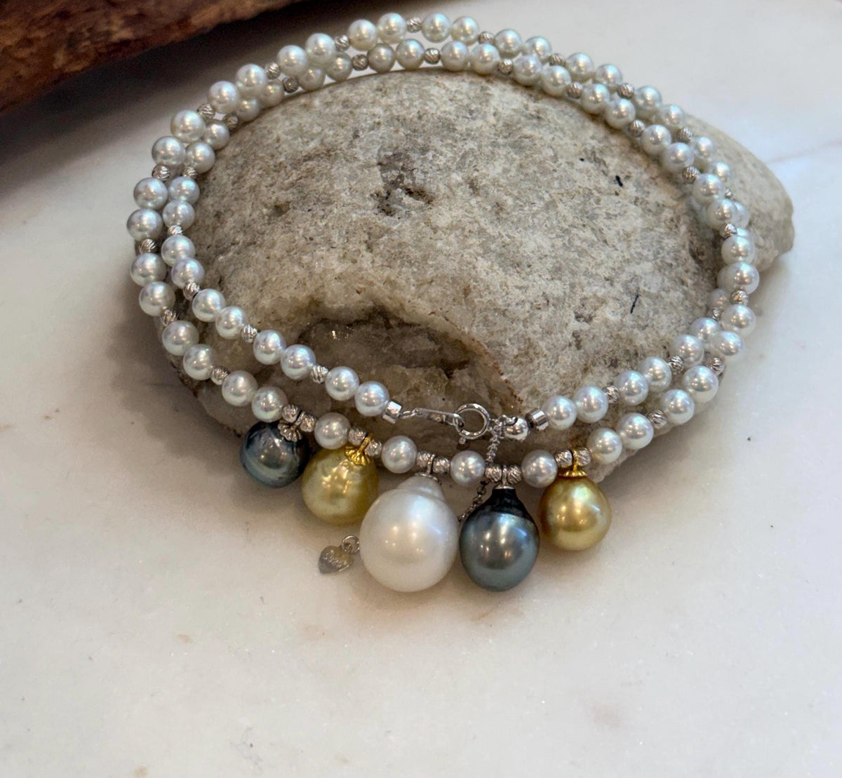 Genuine saltwater pearl necklace featuring mirror luster pearls