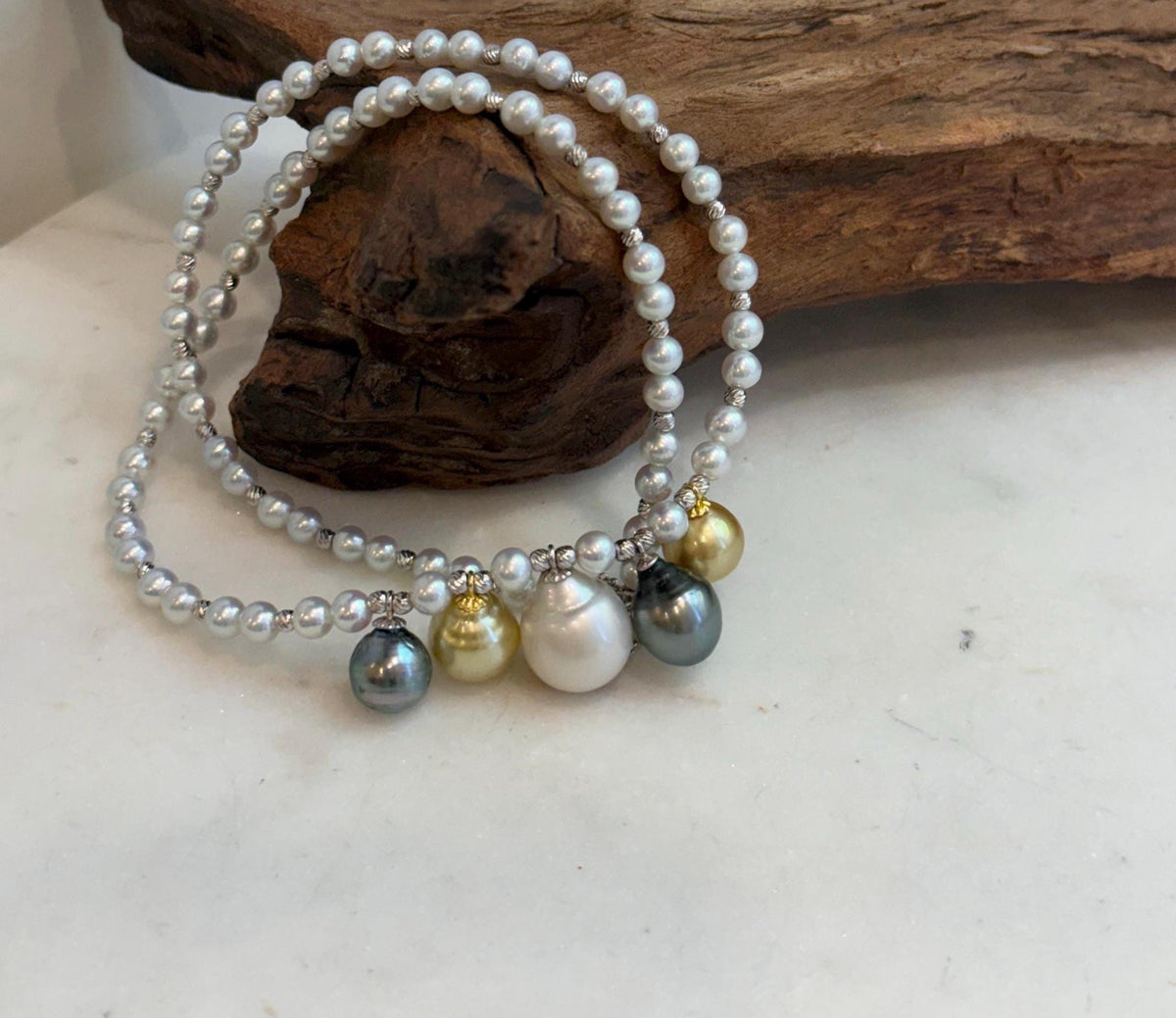 South Sea golden white and Tahitian pearl necklace with five large focal pearls