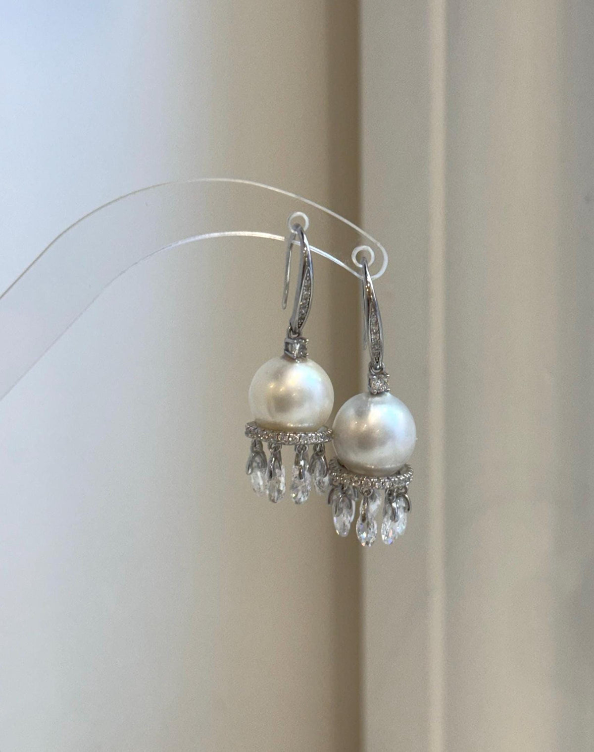 Minimalist luxury Australian pearl earrings in S925 silver