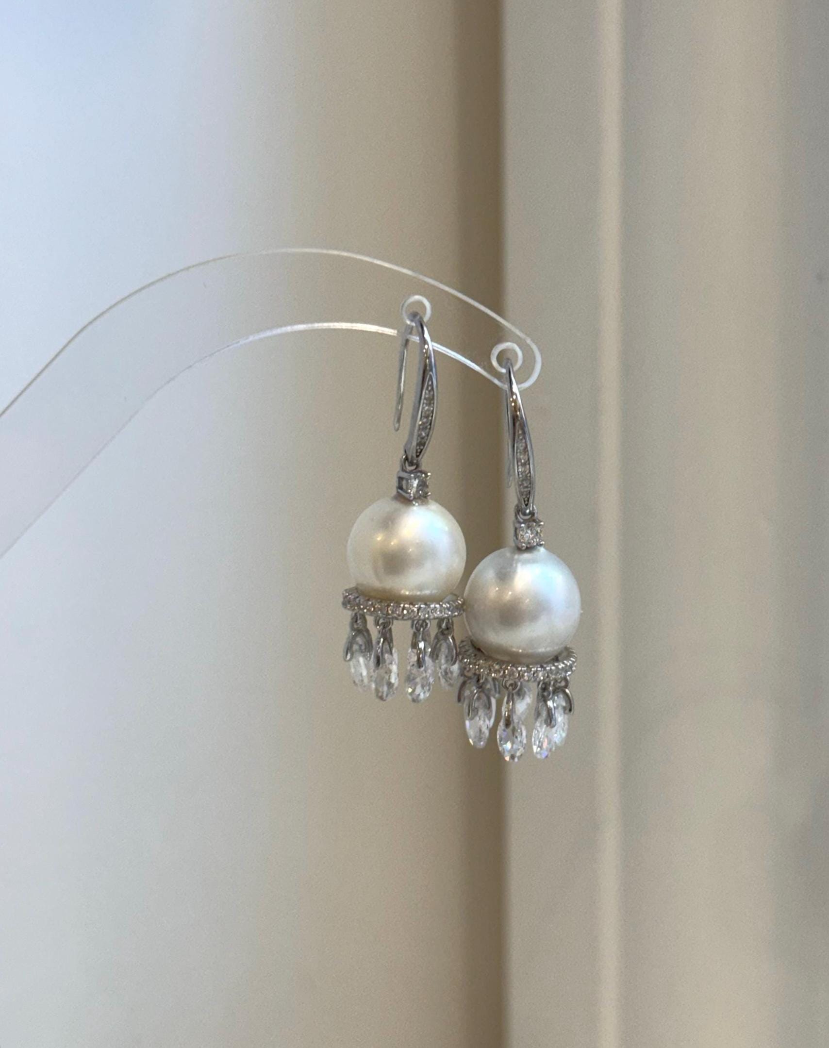 Minimalist luxury Australian pearl earrings in S925 silver