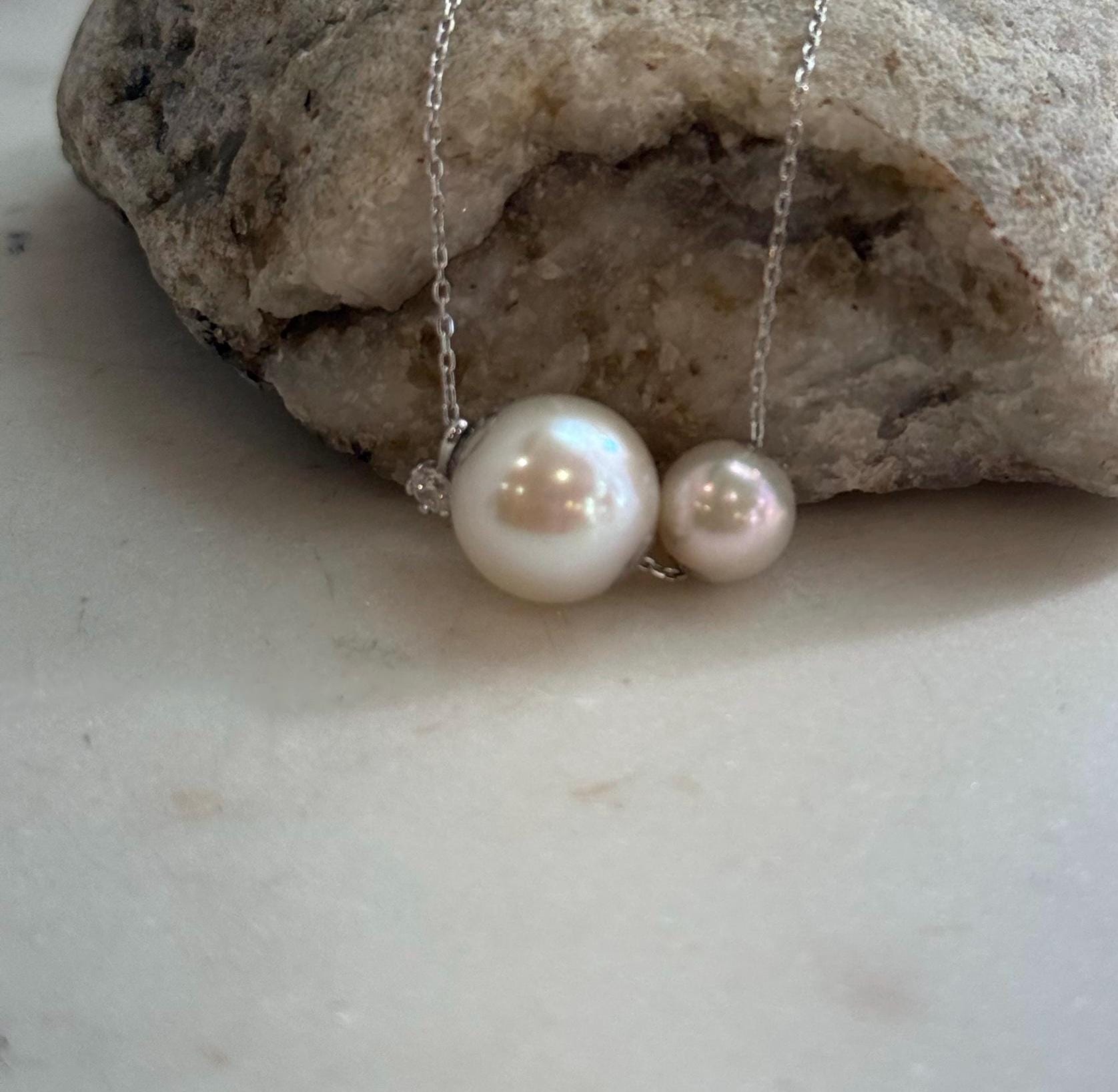 Elegant two pearl floating pendant with S925 silver chain