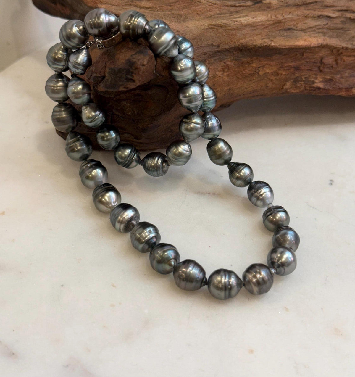 8 to 10mm Tahitian pearl necklace with beautiful mirror luster