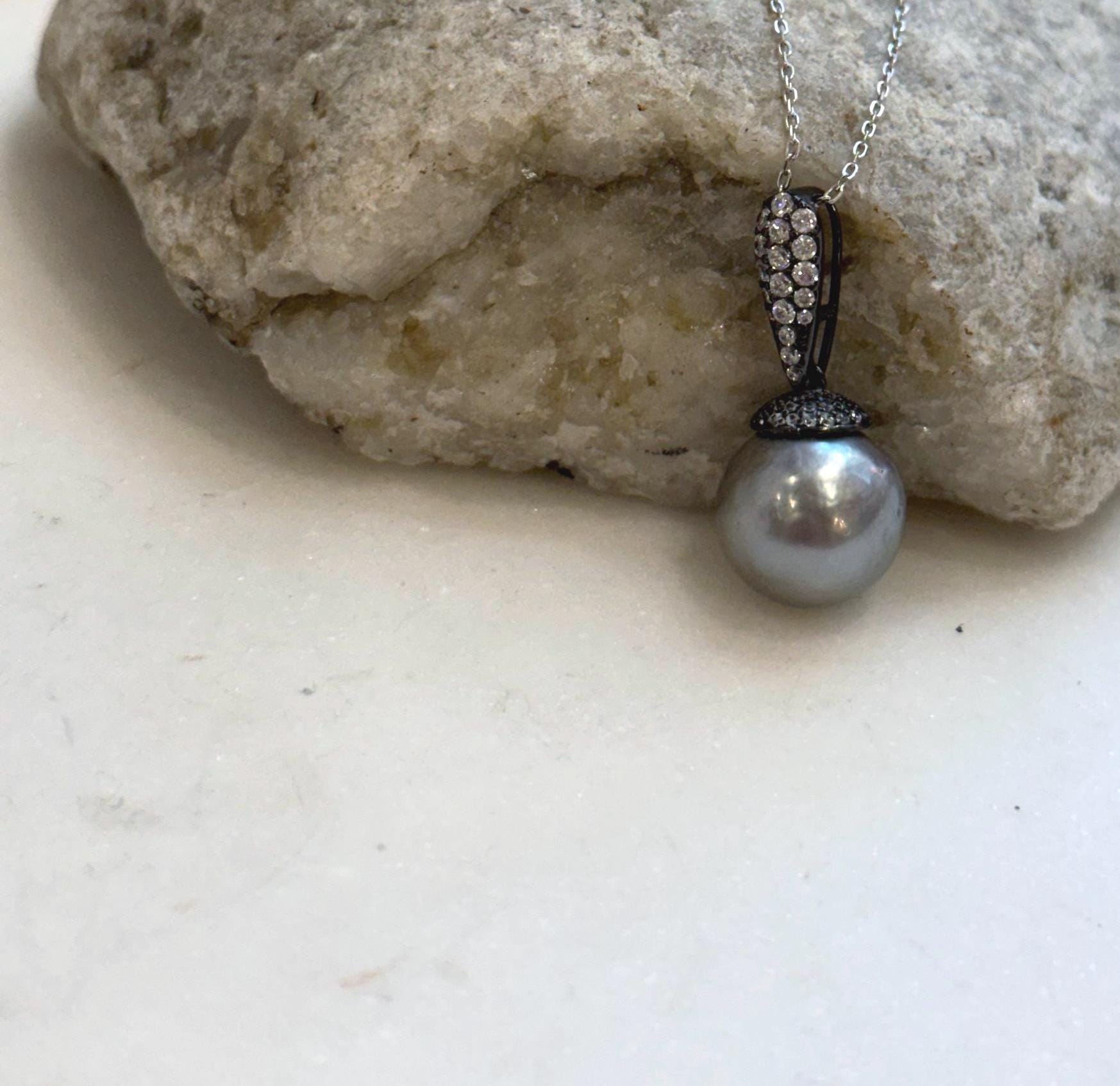 Natural Tahitian pearl cool pendant for women