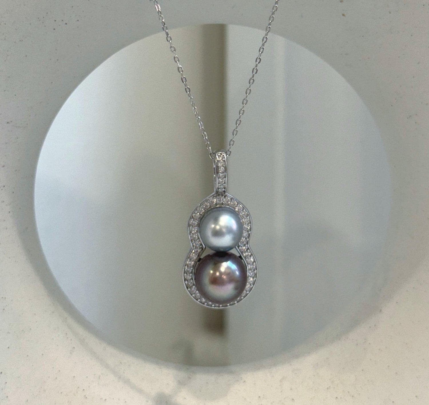 Double Tahitian pearl gourd pendant with 8.5–10.3mm genuine saltwater pearls and S925 sterling silver.