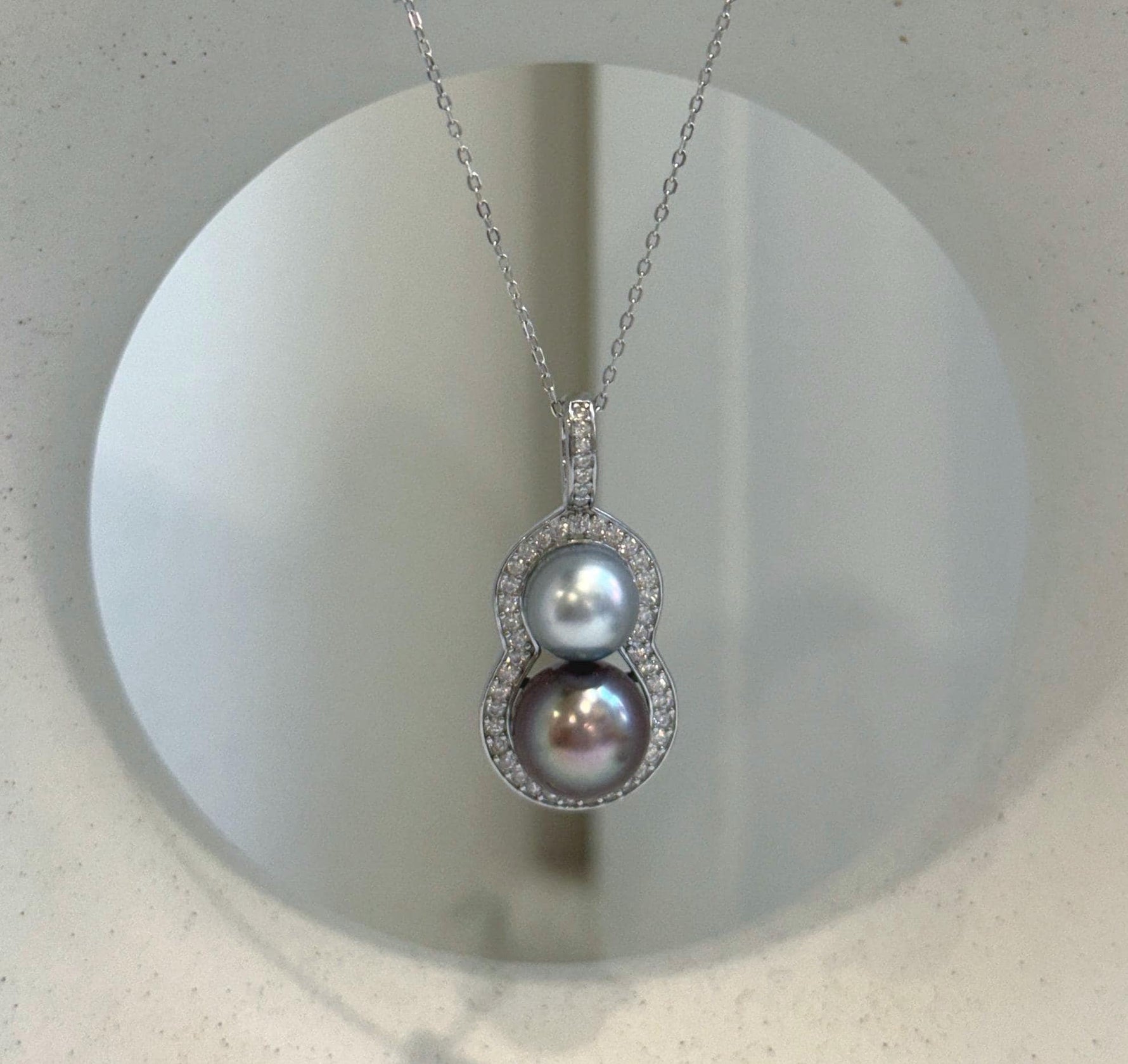 Double Tahitian pearl gourd pendant with 8.5–10.3mm genuine saltwater pearls and S925 sterling silver.