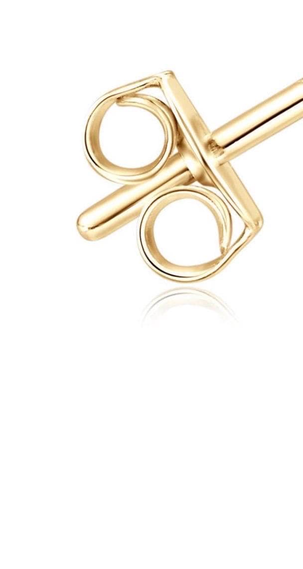 Brilliant moissanite gemstone earrings with round-cut stones mounted in Au750 solid 18K gold six-prong studs.