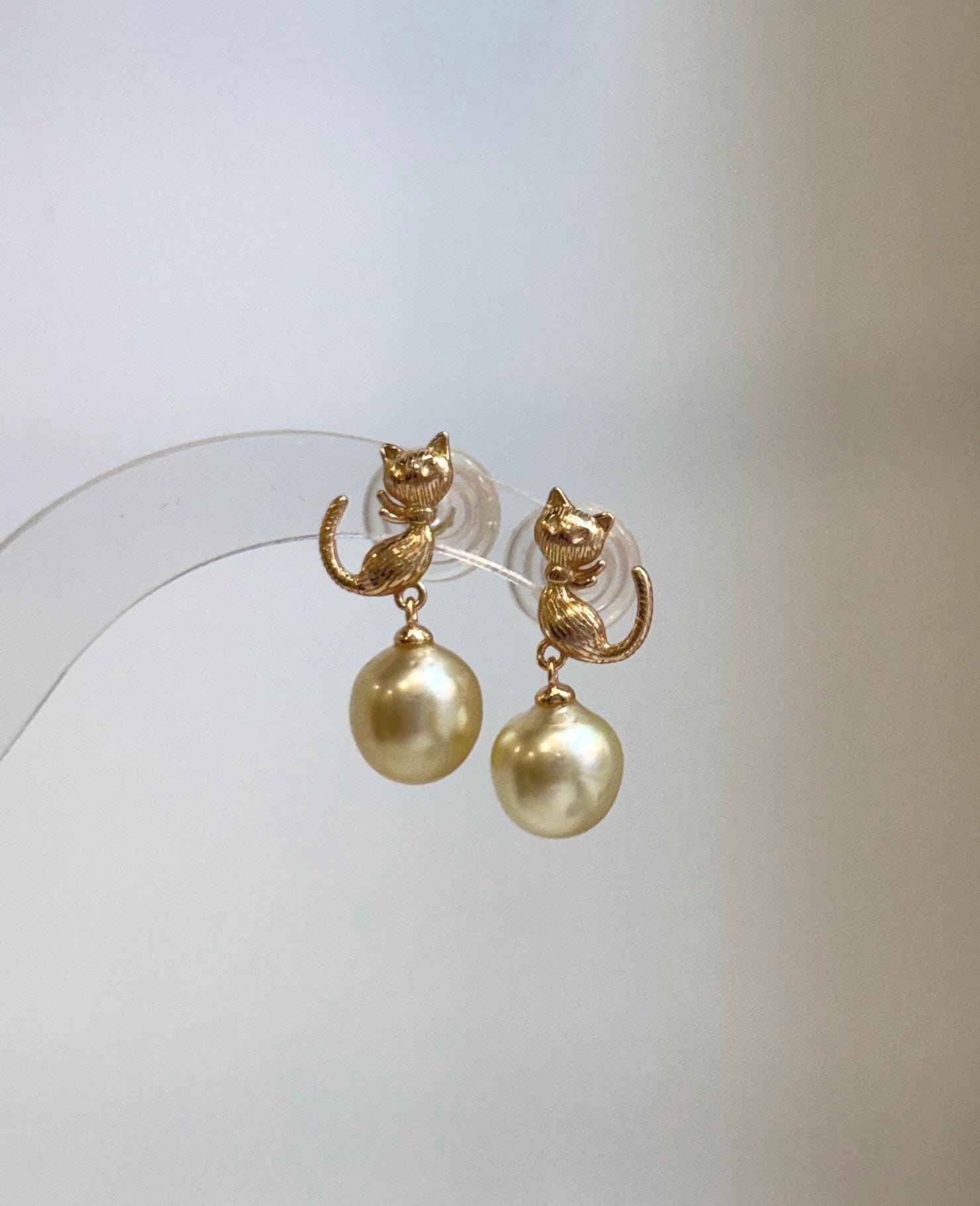 Cute cat pearl earrings with 9.2mm South Sea saltwater pearls, perfect for pearl jewelry lovers and cat lovers.