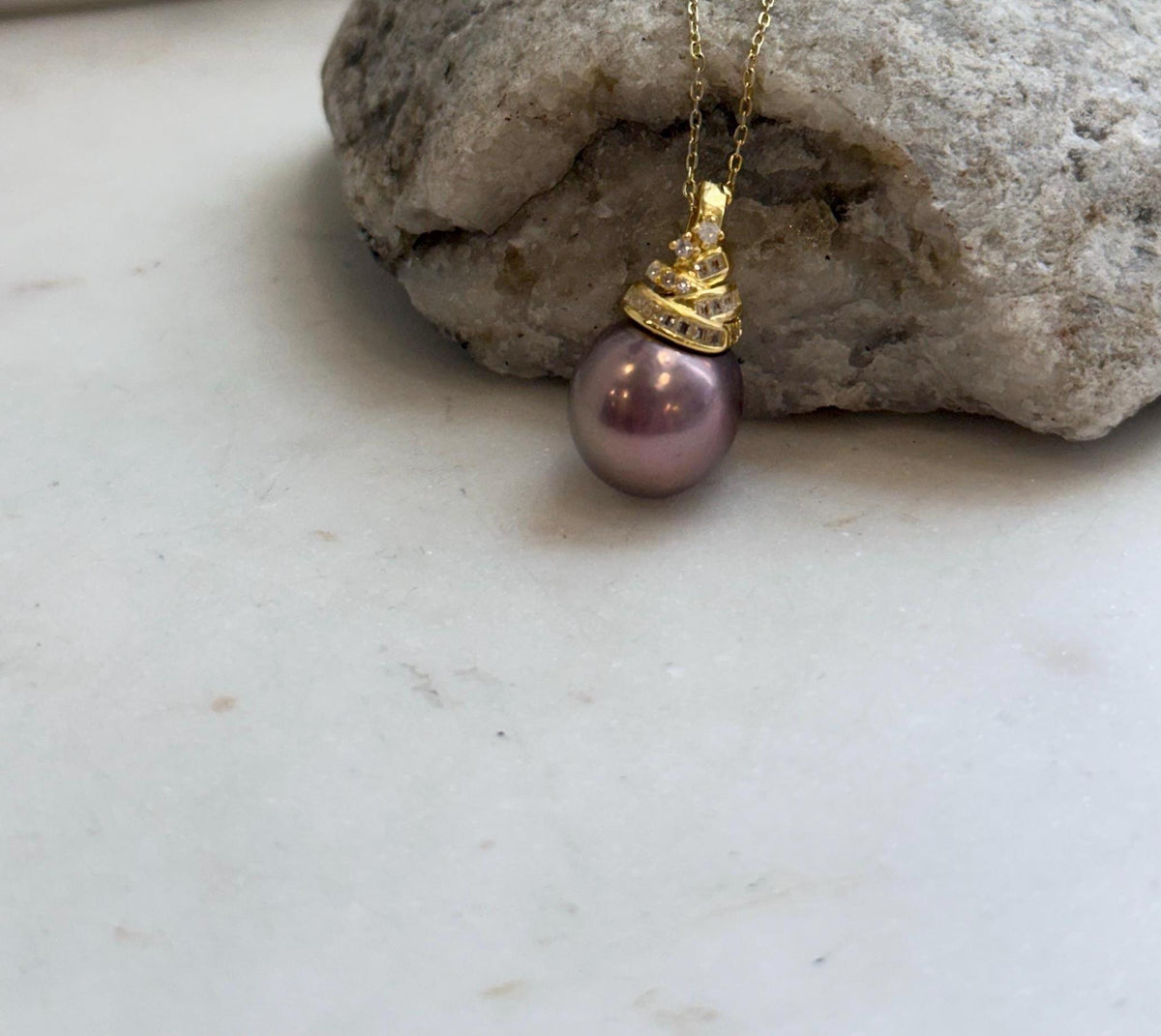 Large 12.9mm freshwater pearl pendant with lavender purple and rosy metallic overtones