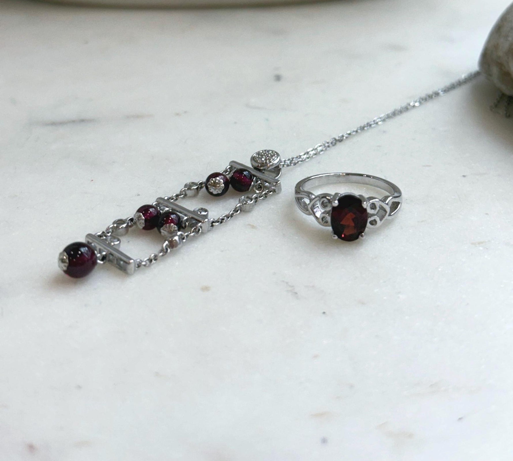 Natural deep red garnet gemstone pendant and ring set in S925 sterling silver