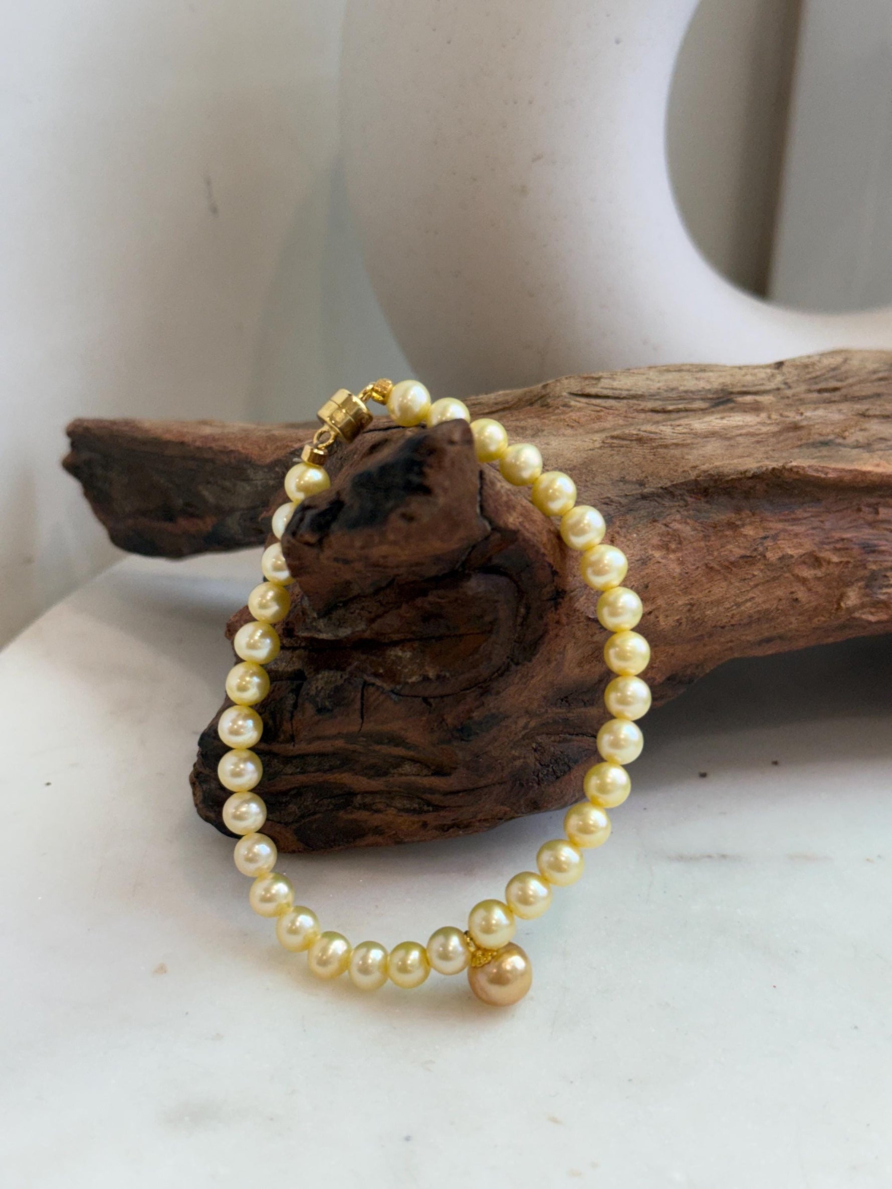 South Sea deep tea gold pearl bracelet finished with S925 sterling silver.