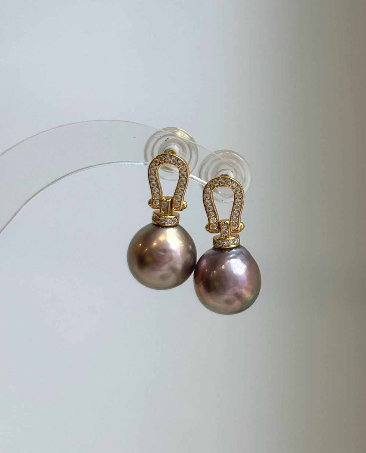Elegant Edison freshwater pearl earrings set with S925 sterling silver.