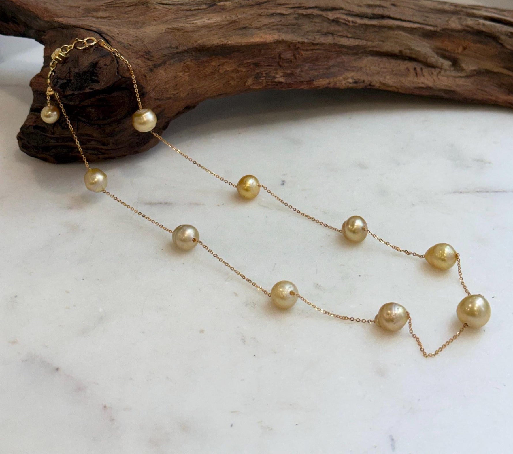 Lustrous South Sea pearl necklace