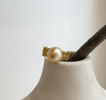 Luxury golden ocean pearl ring with intricate lace design