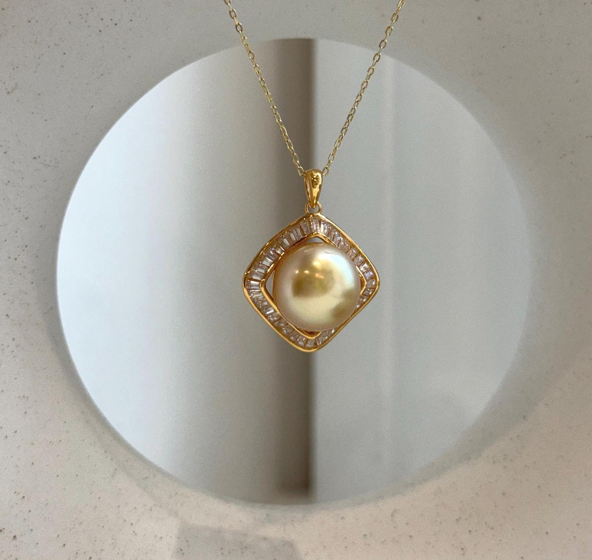High luster golden pearl pendant in S925 sterling silver