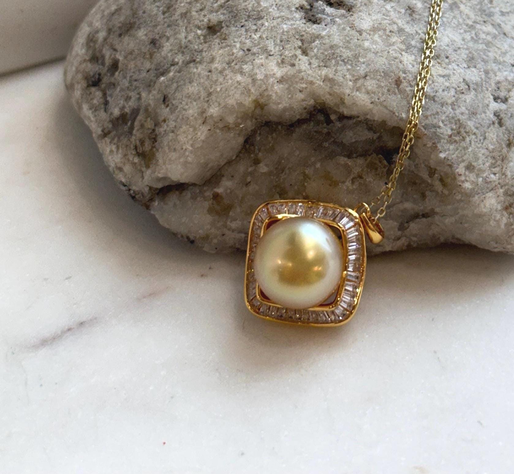 Gold plated sterling silver South Sea pearl pendant