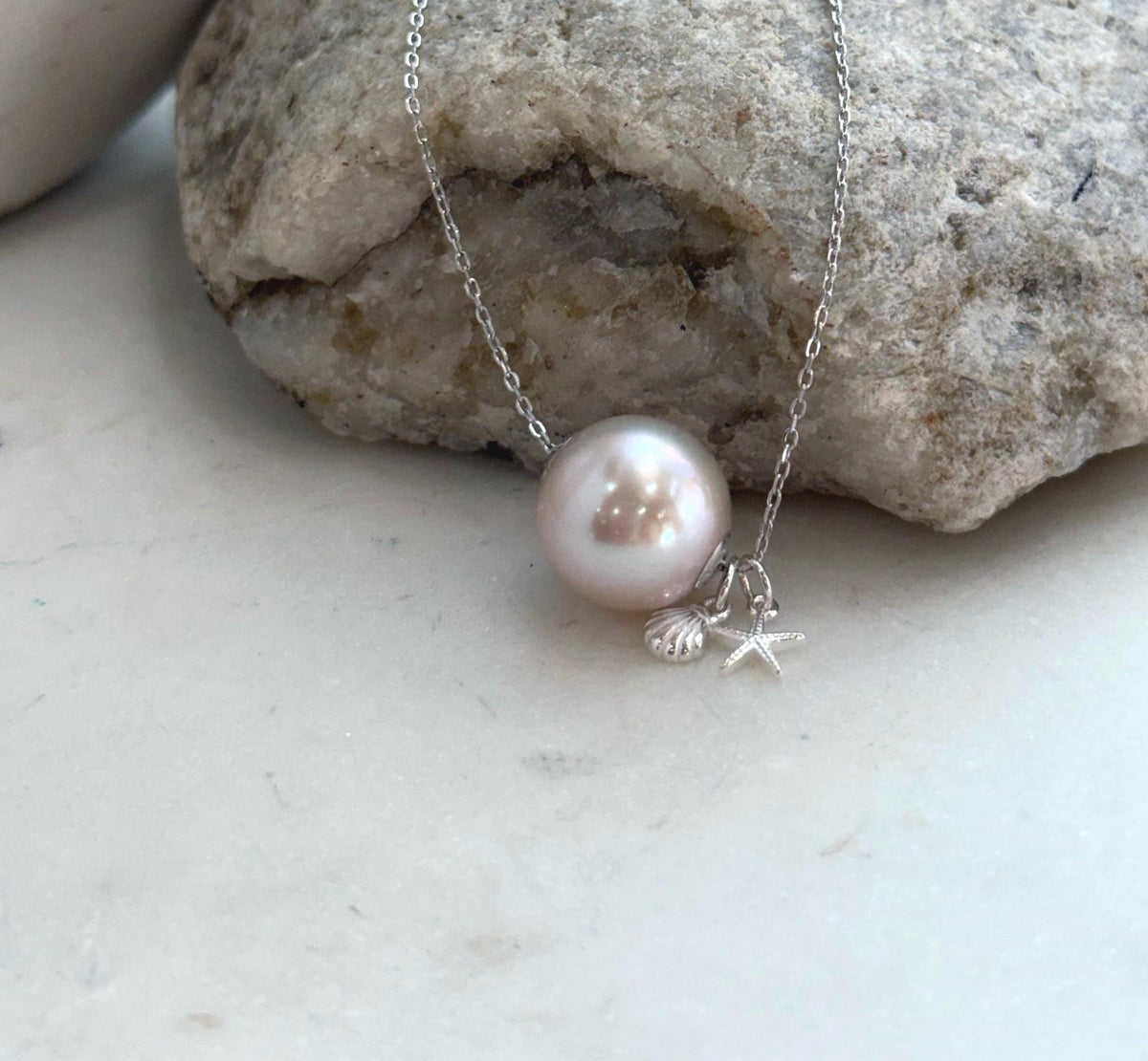 Genuine freshwater light rose pearl pendant with extreme mirror luster