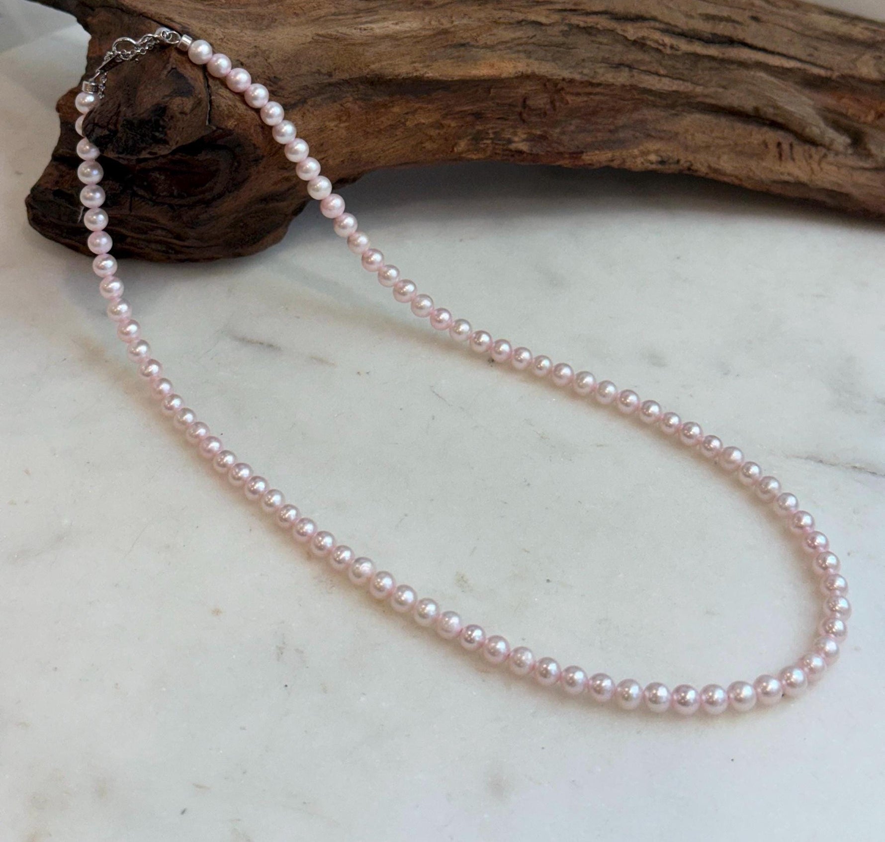 Classic pale pink small pearl necklace with S925 silver closure
