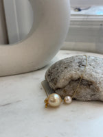 Mirror luster golden pearl pendant with elegant 18K gold setting